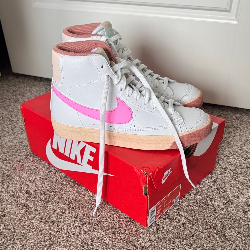 Nike Women's High-Top Sneakers White with Pink and Peach Accents